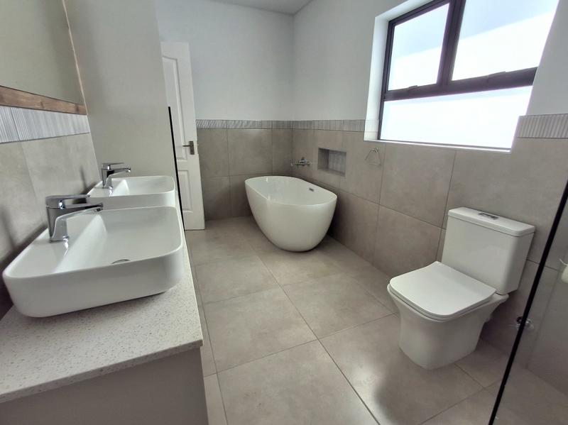 3 Bedroom Property for Sale in Britannia Bay Western Cape